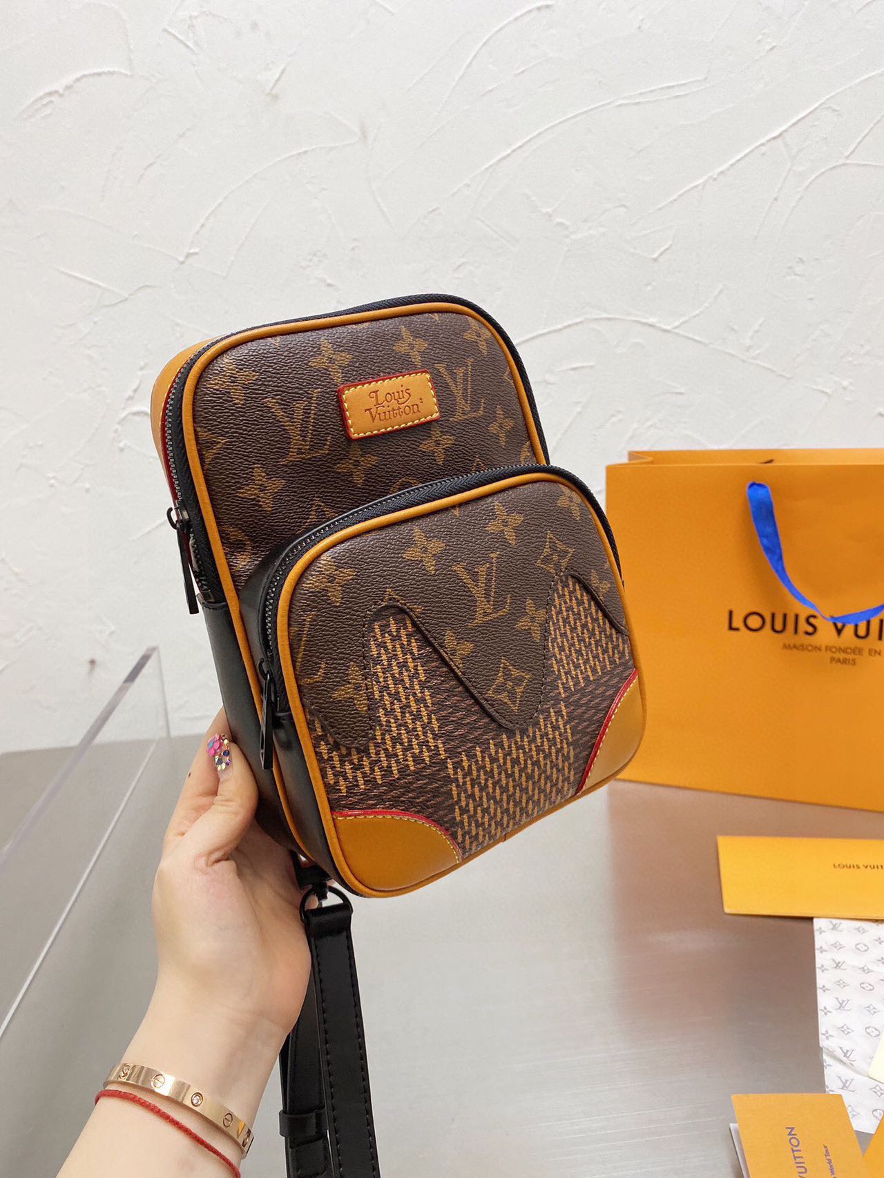 Louis Vuitton x Nigo アマゾン スリングバッグ