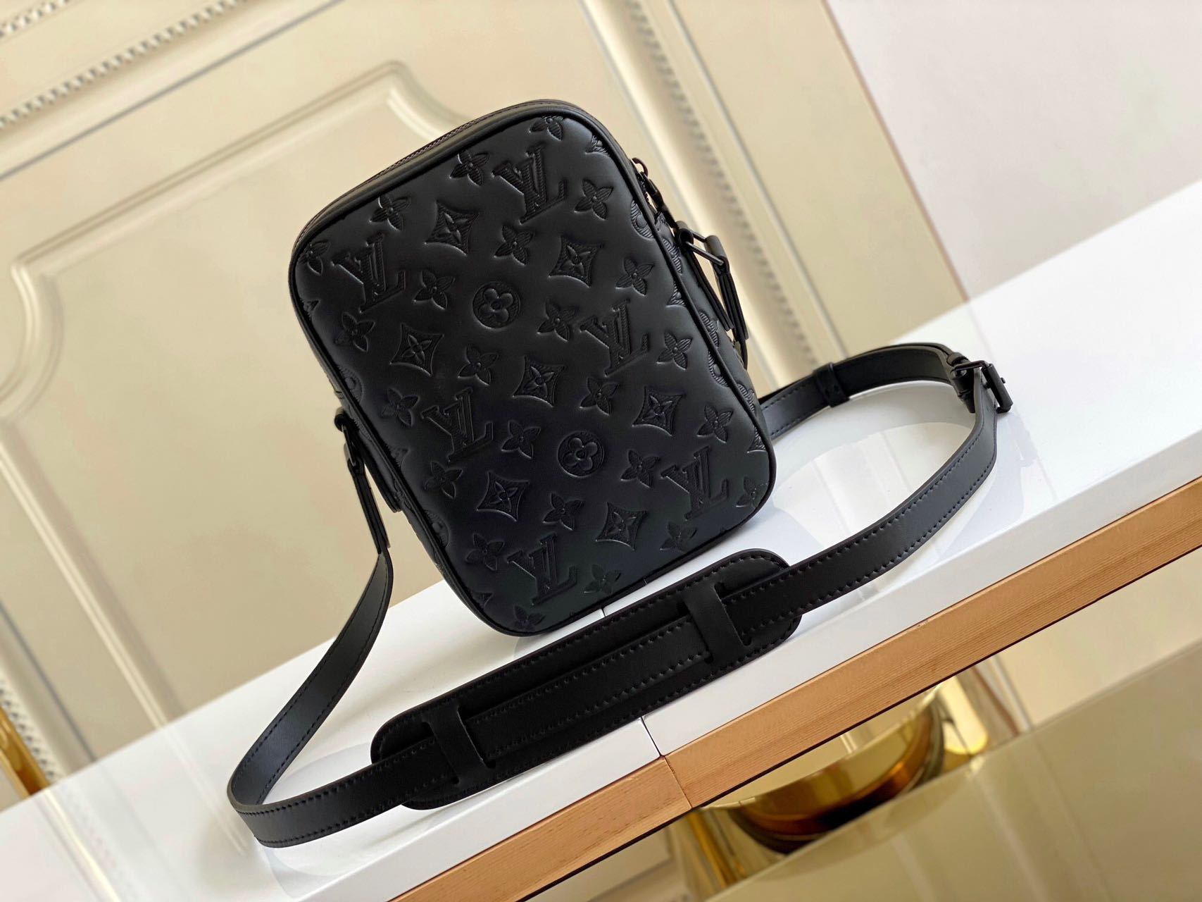 限定 Louis Vuitton　ダヌーヴ PM ★