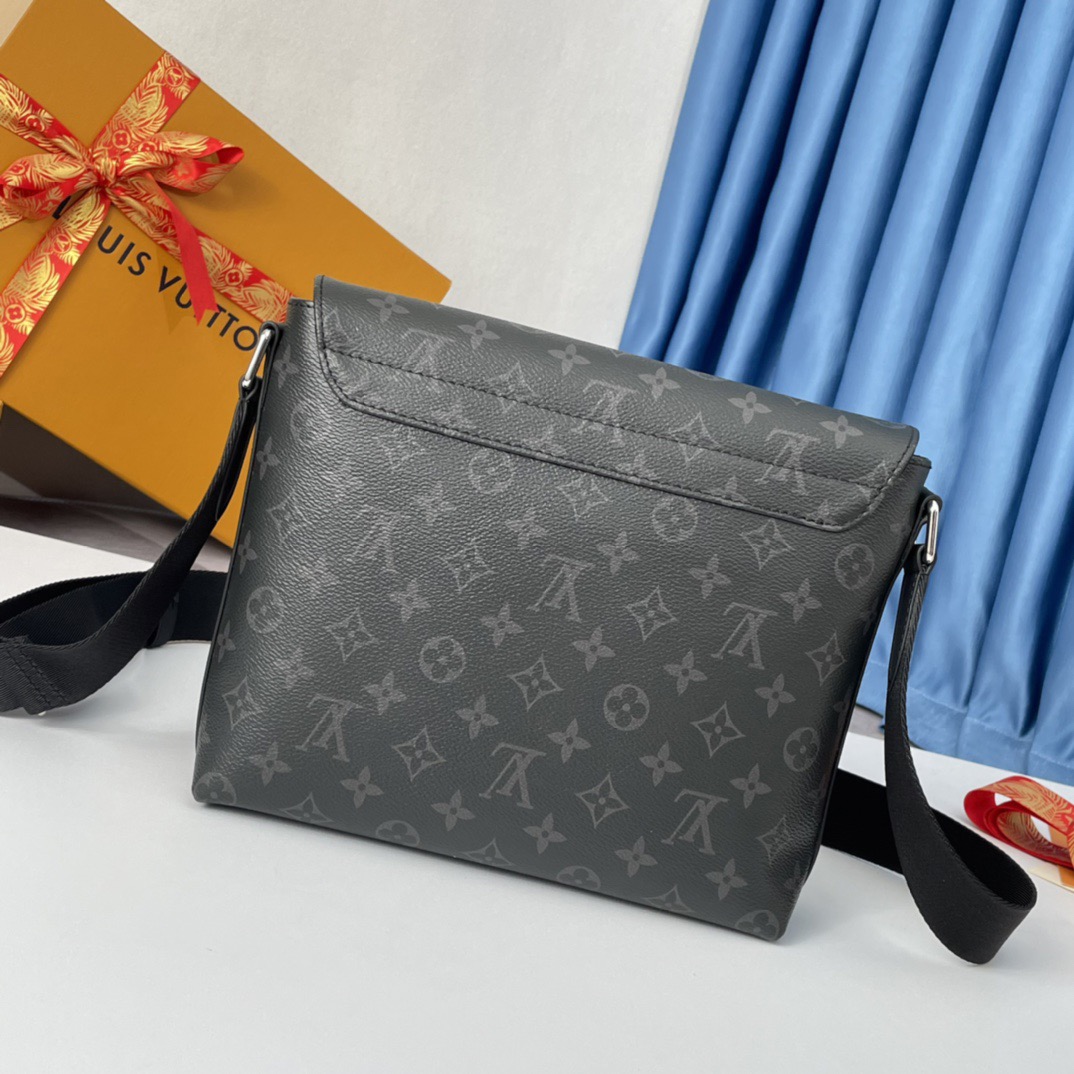 定番人気LOUIS VUITTON/DISTRICT PM モノグラム ショルダー