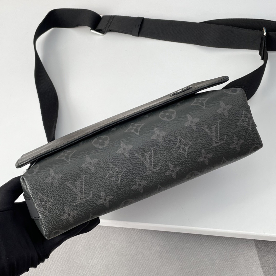 定番人気LOUIS VUITTON/DISTRICT PM モノグラム ショルダー