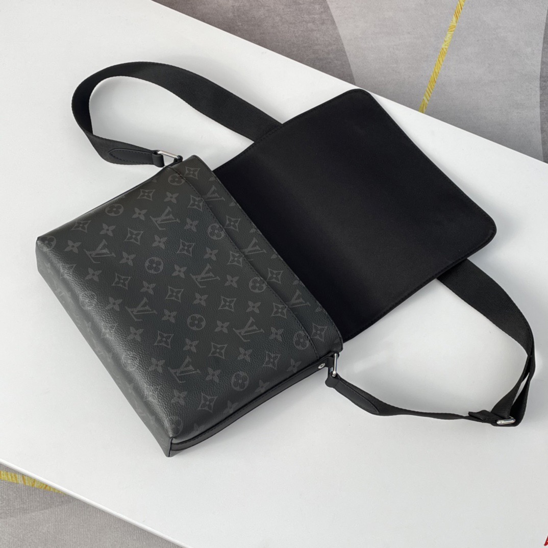 定番人気LOUIS VUITTON/DISTRICT PM モノグラム ショルダー