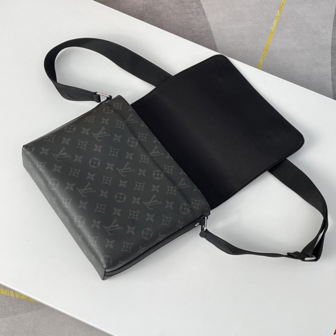定番人気LOUIS VUITTON/DISTRICT PM モノグラム ショルダー