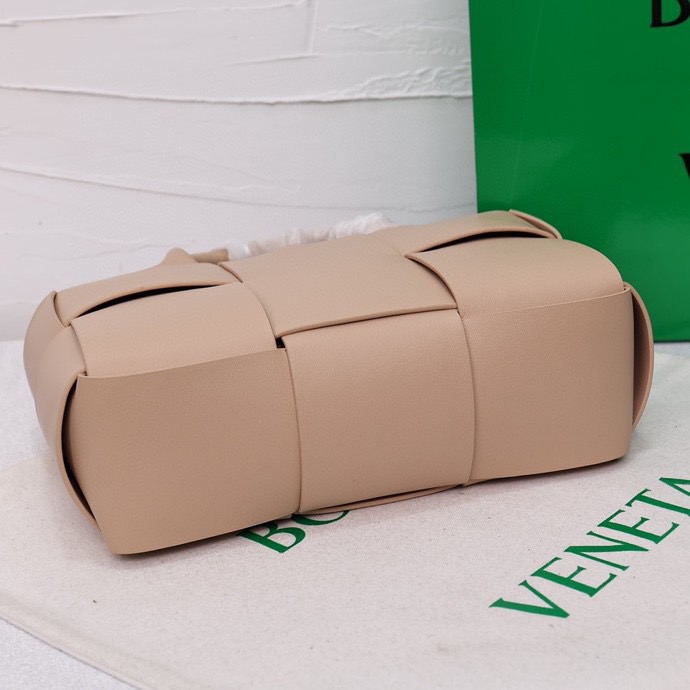 【やっぱり可愛い！】BOTTEGA VENETA The Arco トートバッグ