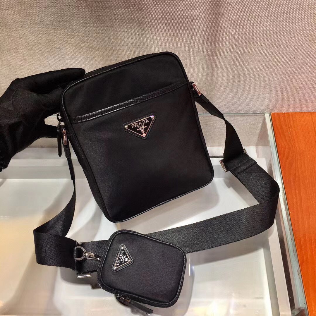 Prada☆ナイロンxサフィアーノレザー クロスボディバッグ