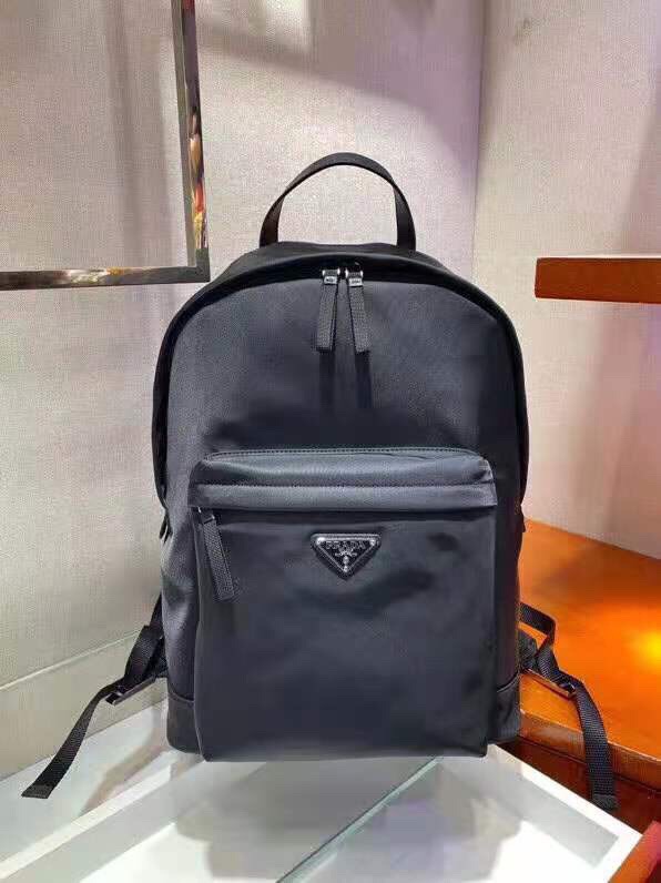 大人気☆PRADA☆シンプル バックパック☆