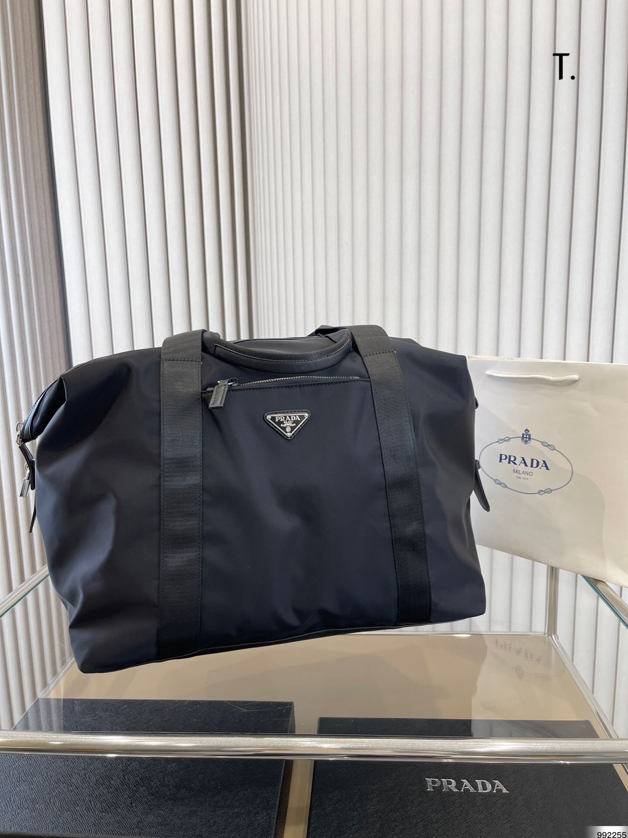 PRADA ナイロン トラベルバッグ
