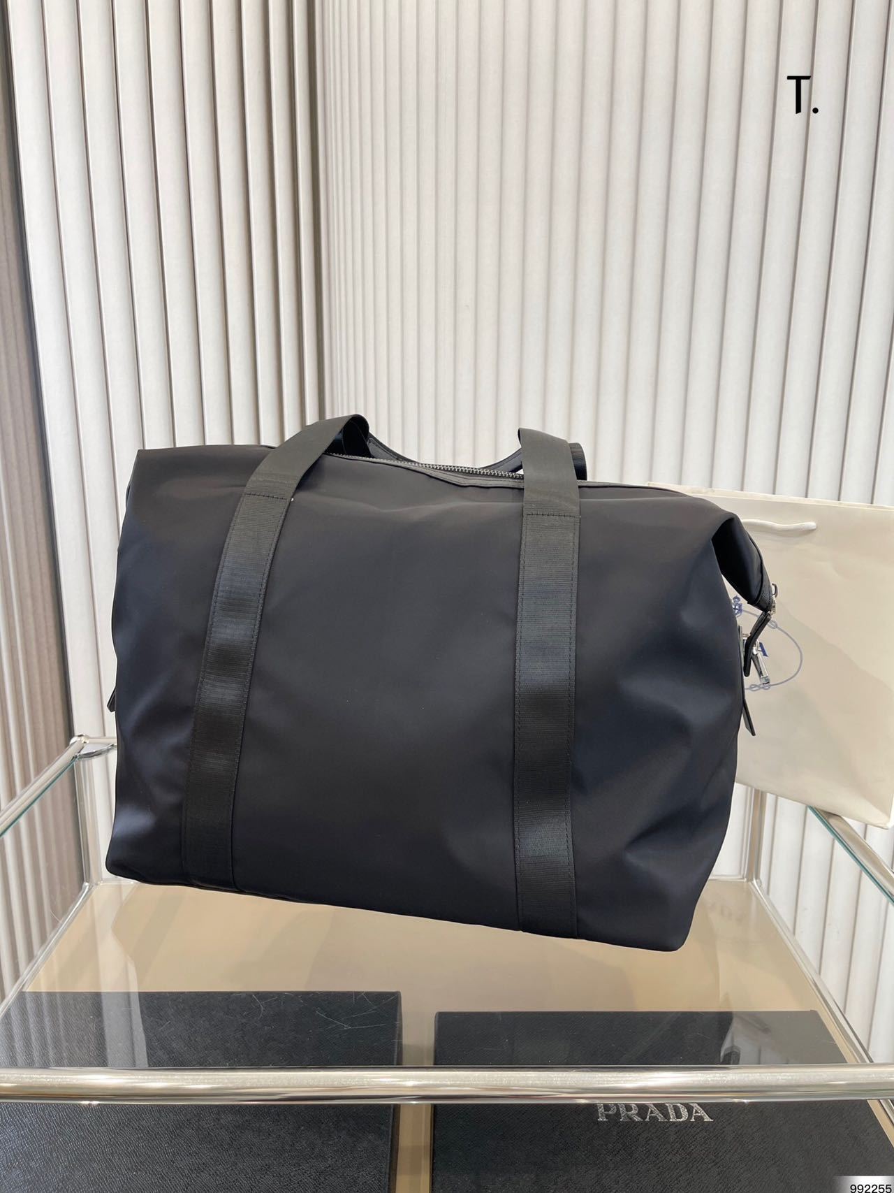 PRADA ナイロン トラベルバッグ