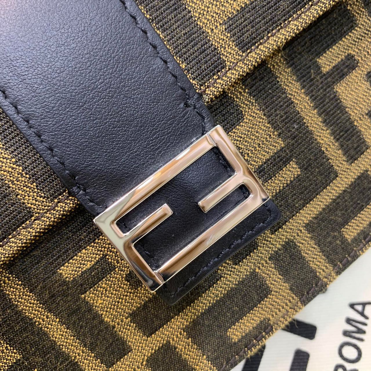 FENDI☆バゲット スリム クラッチ ファブリックバッグ