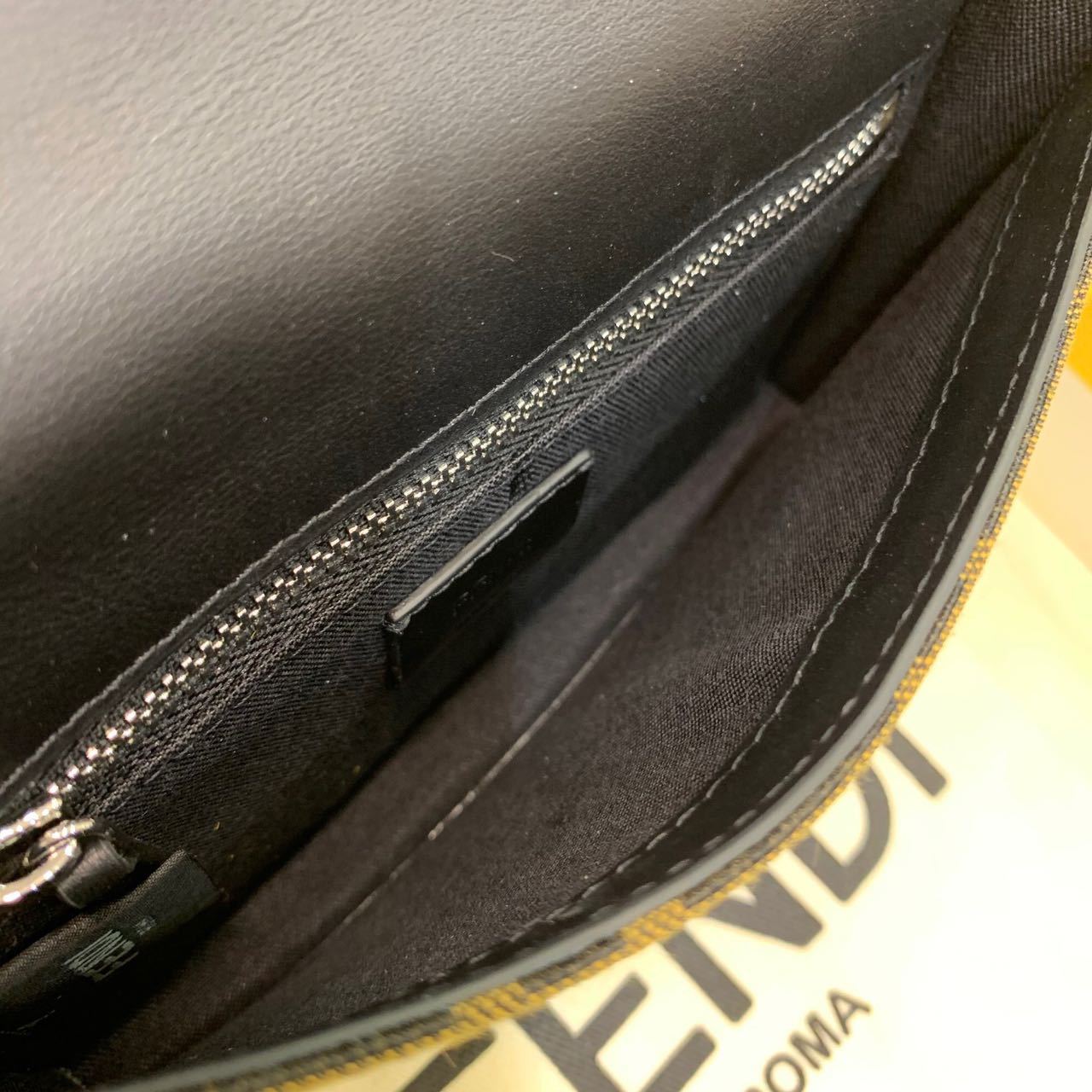 FENDI☆バゲット スリム クラッチ ファブリックバッグ