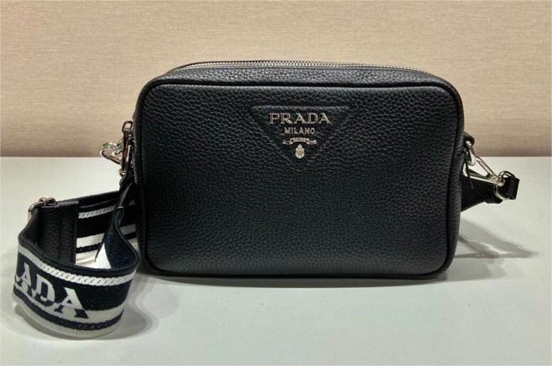 PRADA☆ ショルダーバッグ