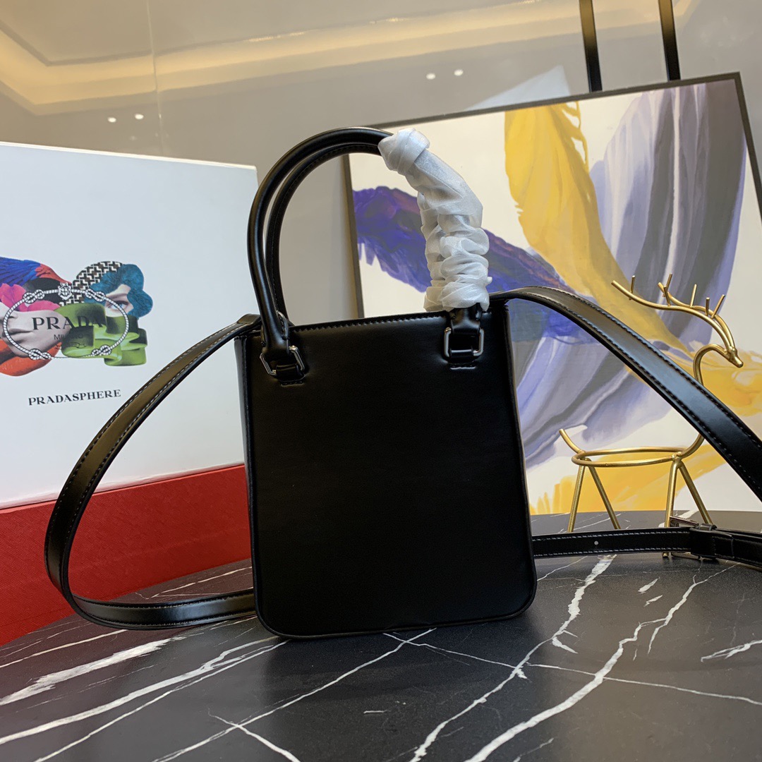 ♦PRADA♦ ショルダーバッグ
