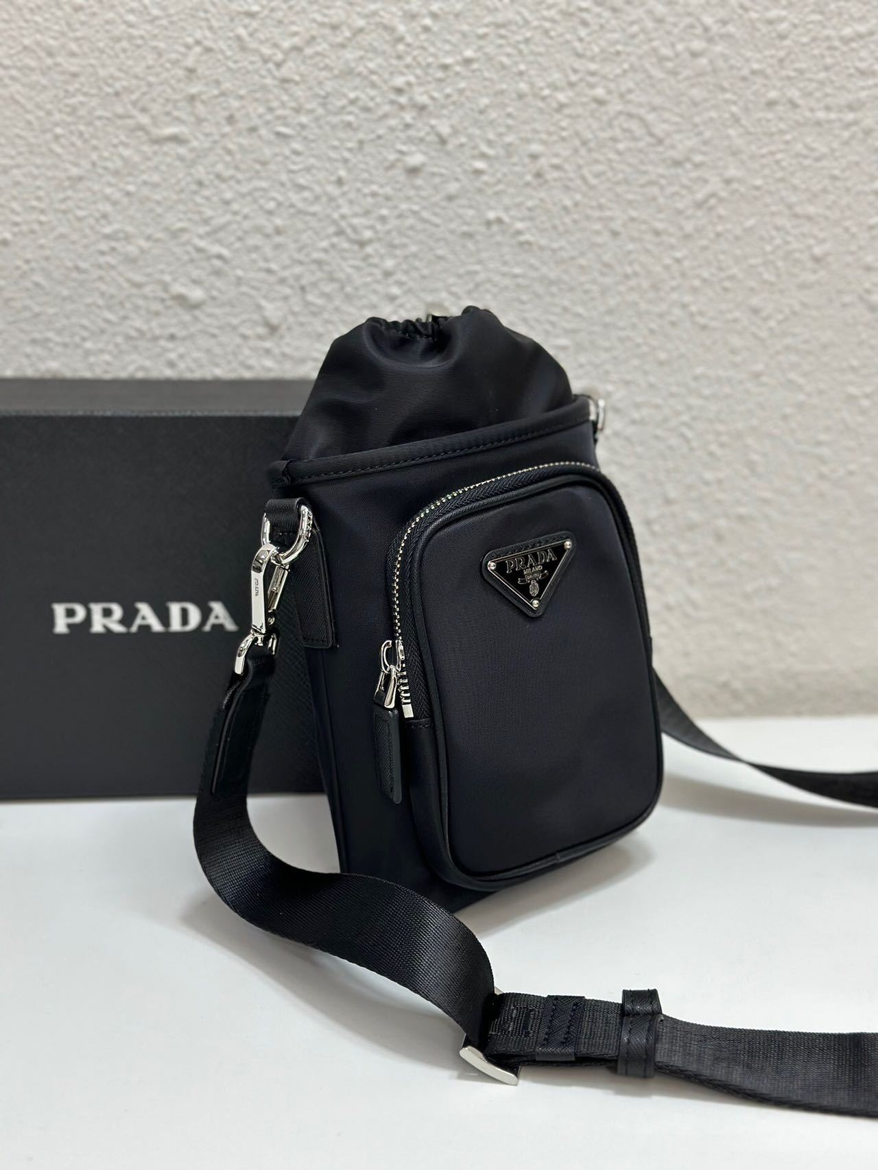 Prada ミニ ショルダーバック プラダ
