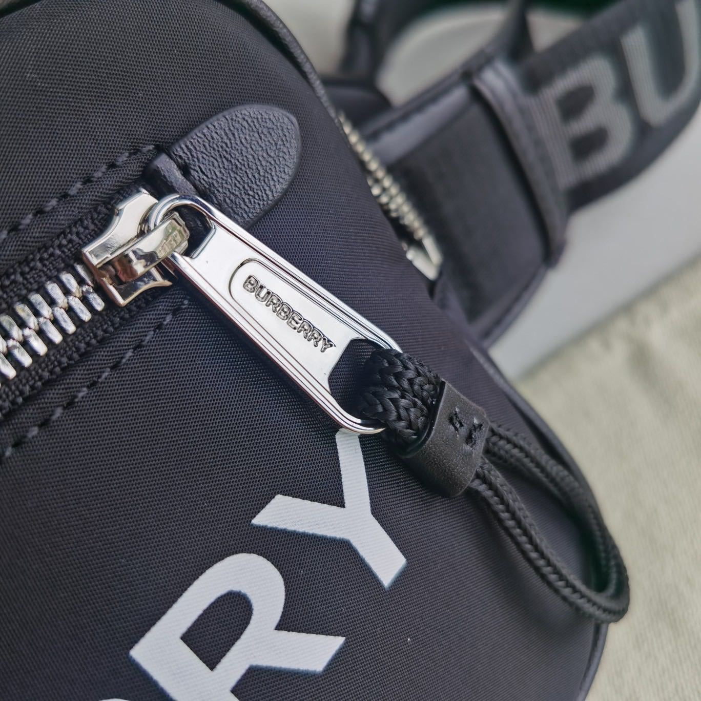 BURBERRY ショルダーバッグ