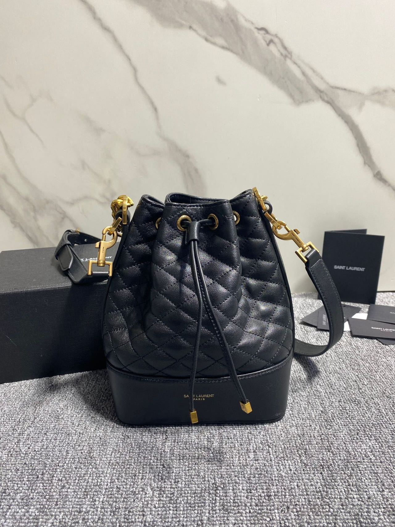 サンローラン　ショルダーバッグ