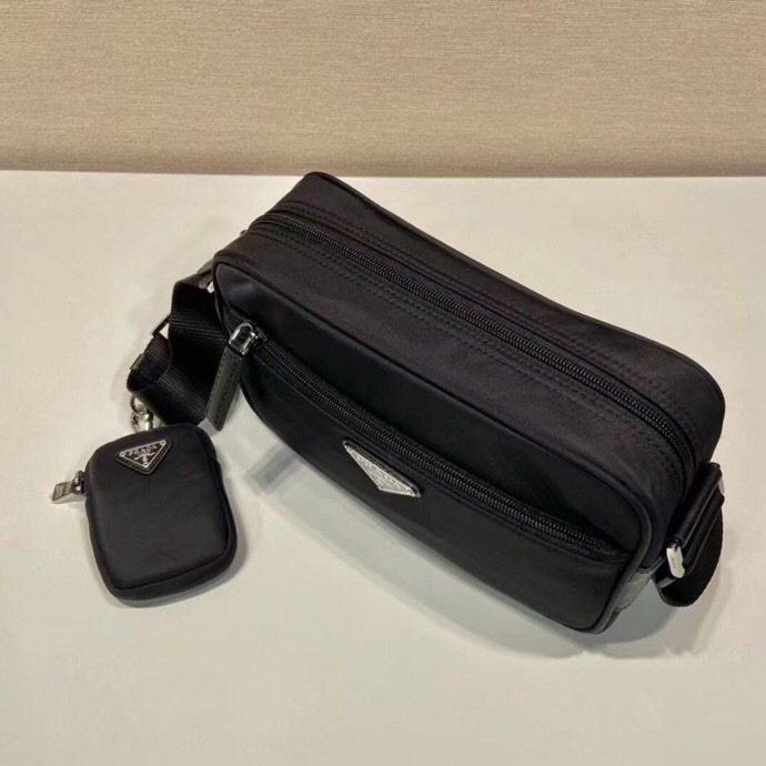 PRADA プラダ Re Nylon ロゴ ミニポーチ付き クロスボディバッグ
