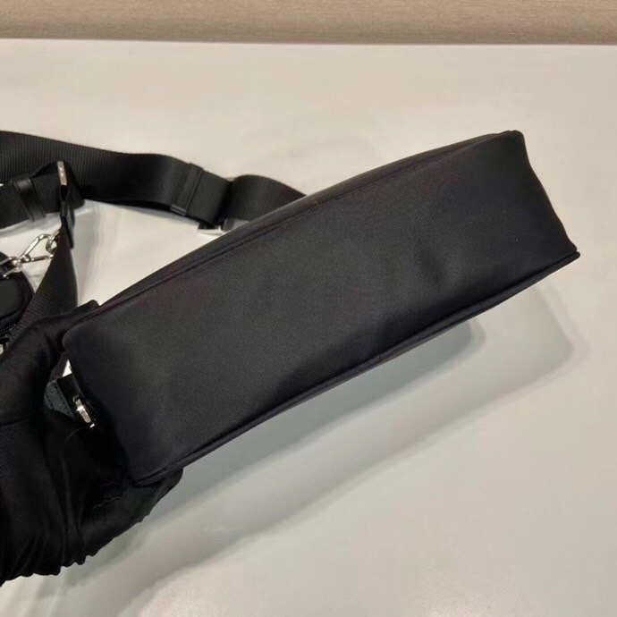 PRADA プラダ Re Nylon ロゴ ミニポーチ付き クロスボディバッグ