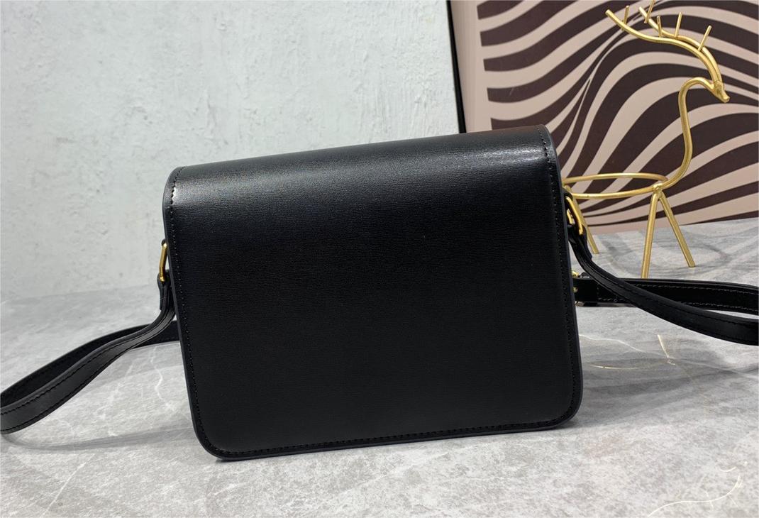 ★大人気★ 【CELINE】 トリオンフ ショルダーバッグ