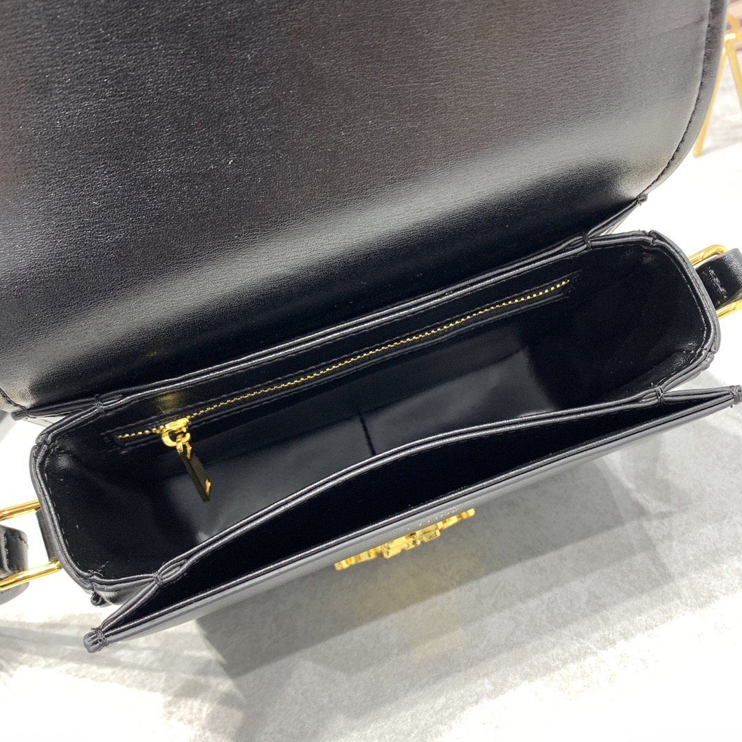 ★大人気★ 【CELINE】 トリオンフ ショルダーバッグ