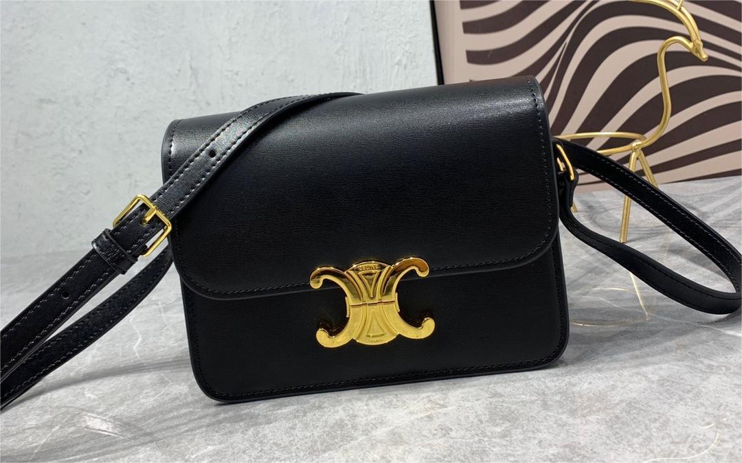 ★大人気★ 【CELINE】 トリオンフ ショルダーバッグ