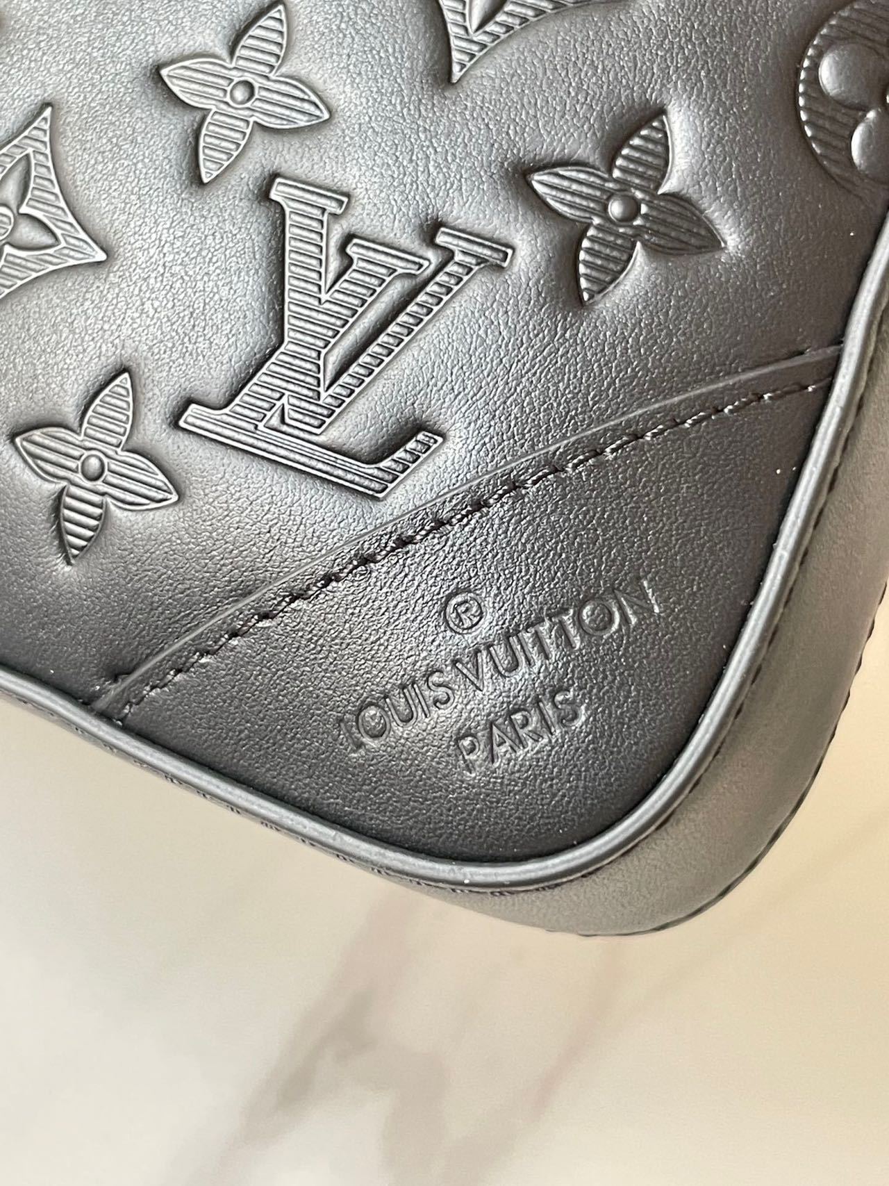 ★人気★ Louis Vuitton デュオ・メッセンジャー