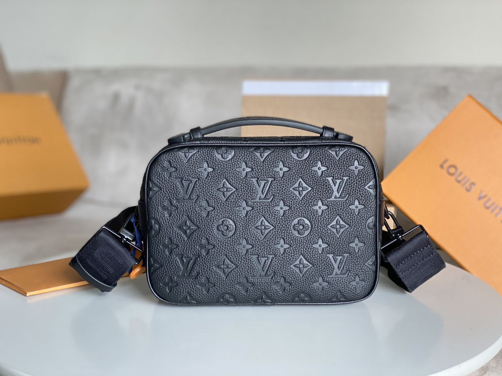 Louis vuitton◆ミニ ショルダーバッグ◆ ブルー レザー 黒 メッセンジャー