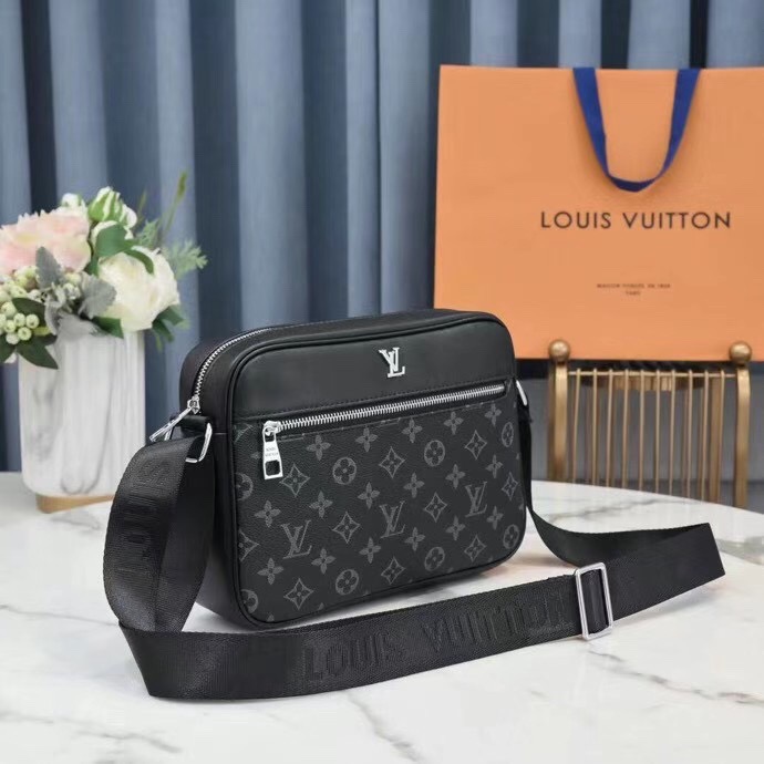 LOUIS VUITTON ルイヴィトン　ショルダーバッグ