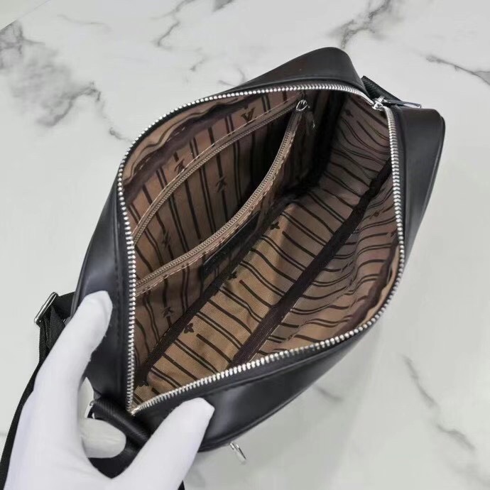 LOUIS VUITTON ルイヴィトン　ショルダーバッグ