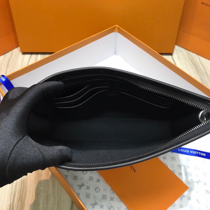 雑誌 LEON 掲載Louis Vuitton★クラッチバッグ