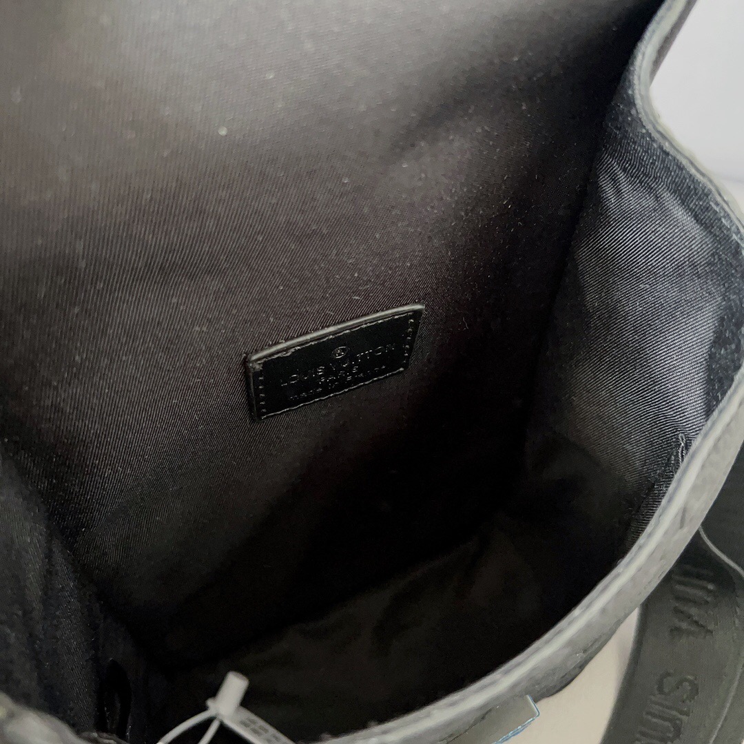 LOUIS VUITTON★S-LOCK VERTICAL WEARABLE WALLET★メンズ