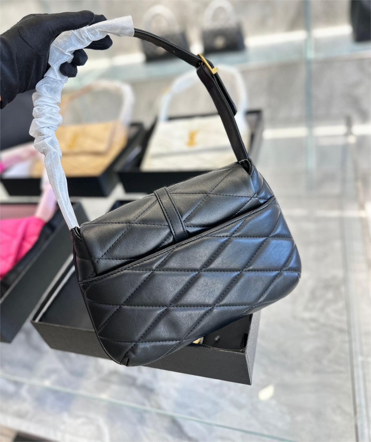 YSL イヴ サンローラン ショルダーバッグ