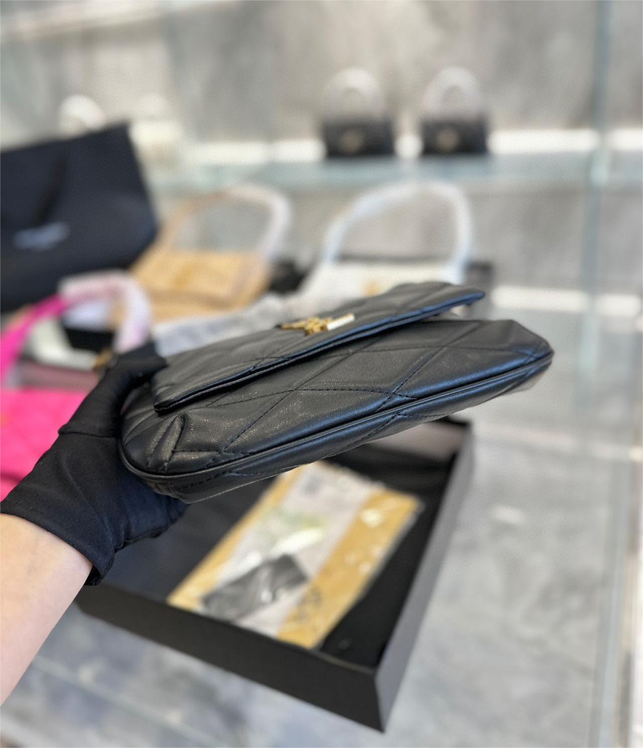 YSL イヴ サンローラン ショルダーバッグ