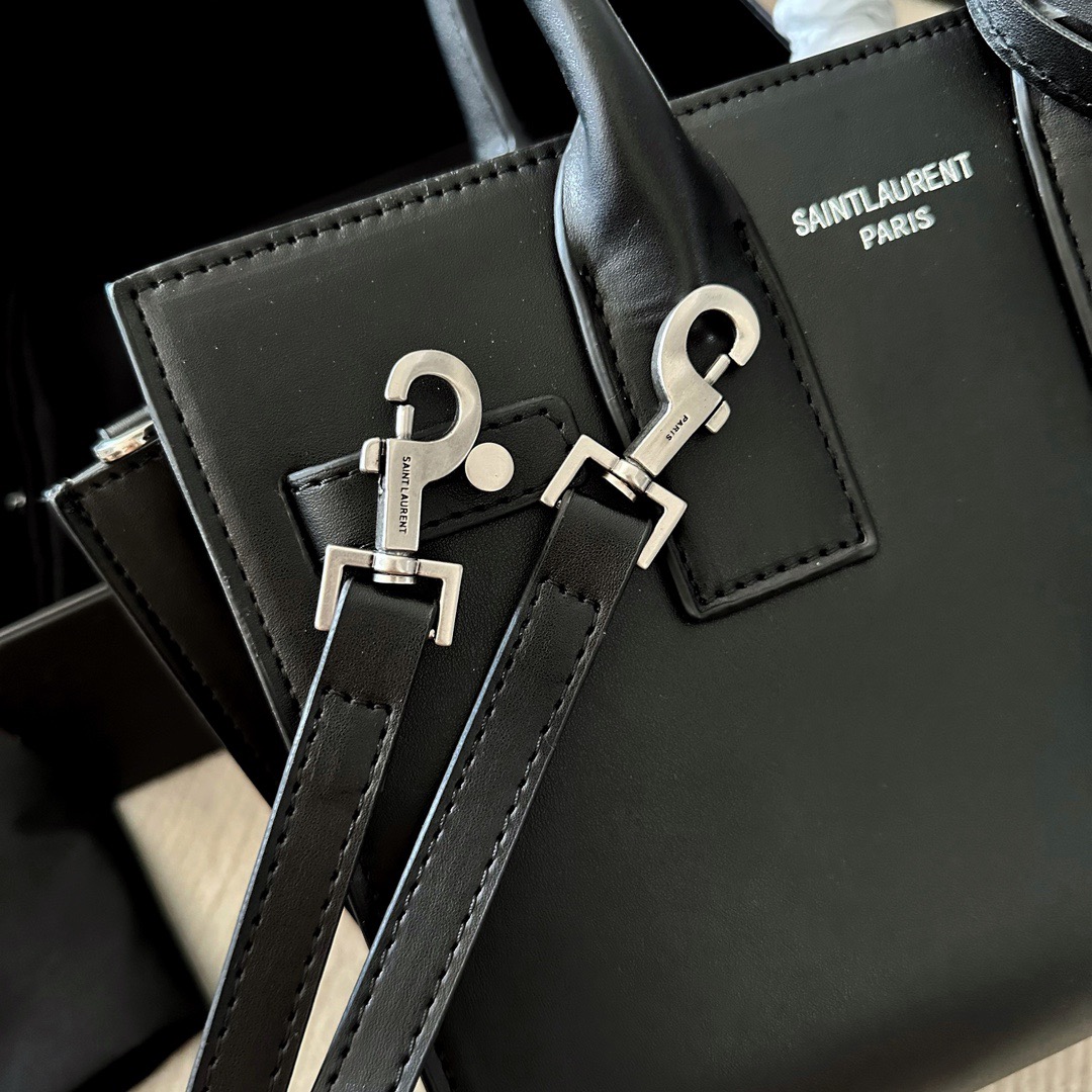 サンローラン　大人ハンドバッグ