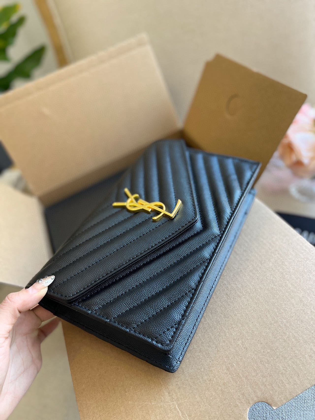 Saint Laurent モノグラム チェーン ウォレット