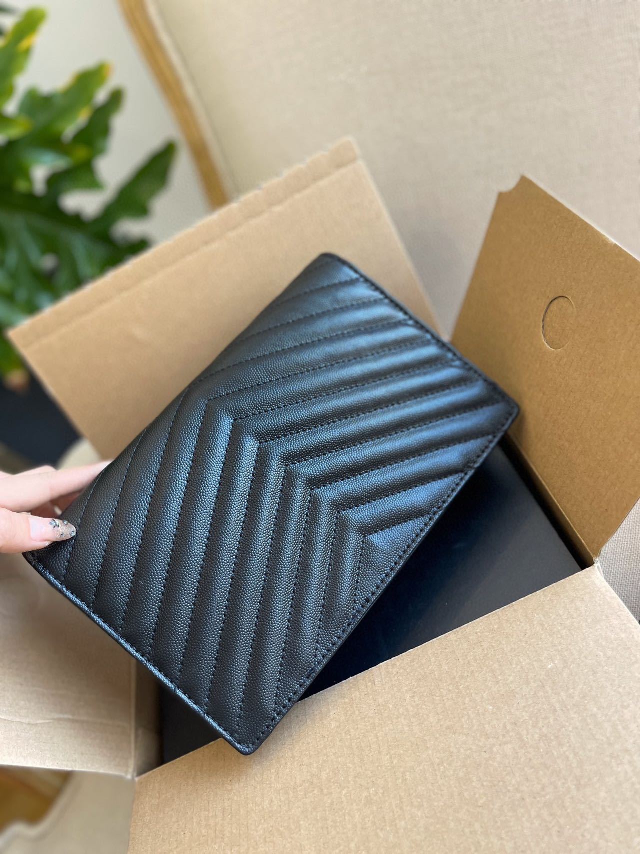 Saint Laurent モノグラム チェーン ウォレット