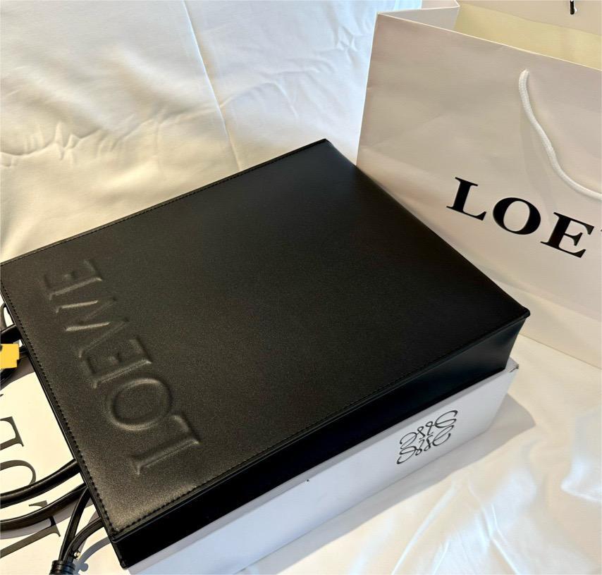 LOEWE　ショルダーバッグ