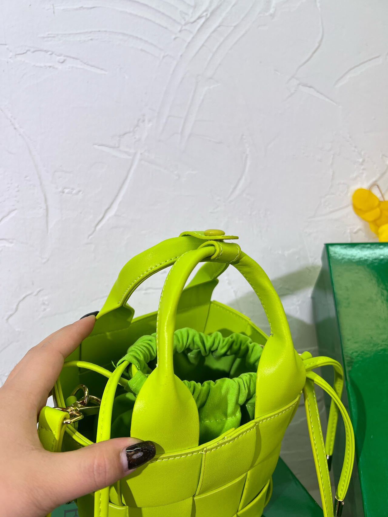 BOTTEGA VENETA  ミニ ショルダーバッグ