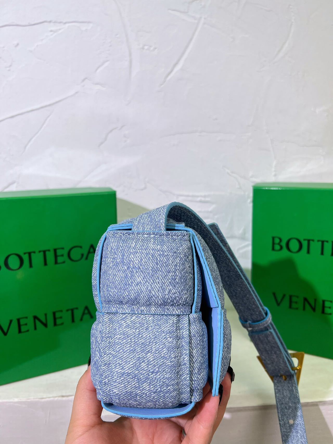 BOTTEGA VENETA  ミニ ショルダーバッグ