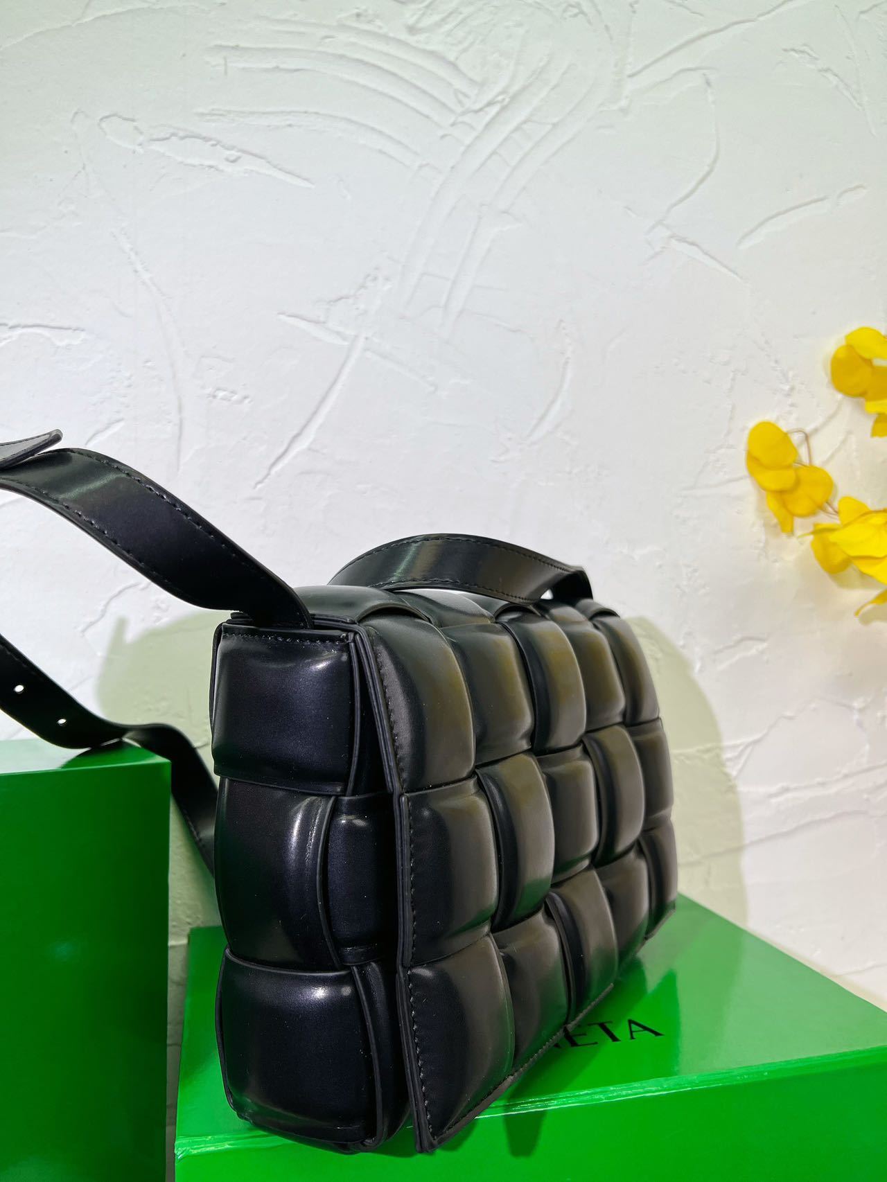 BOTTEGA VENETA  ショルダーバッグ