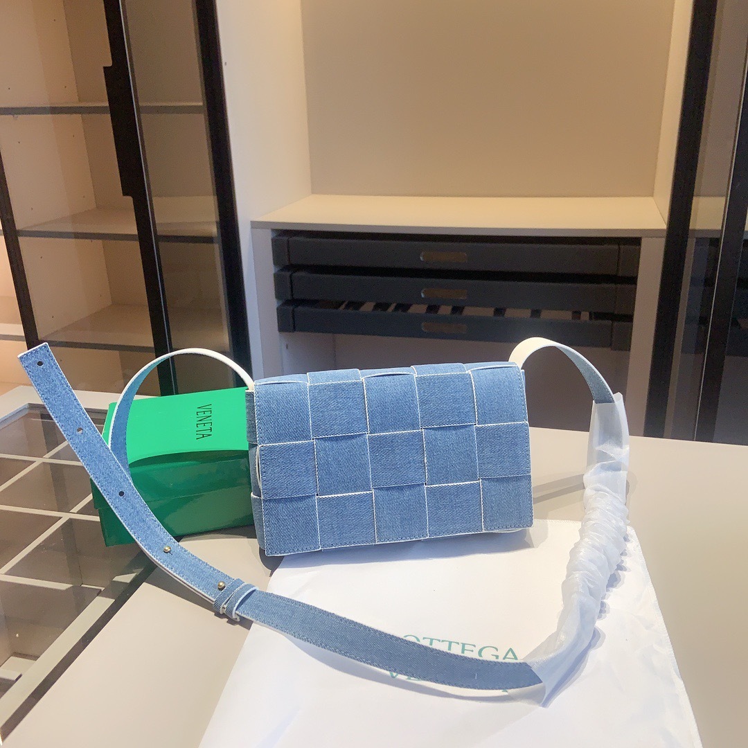 BOTTEGA VENETA ショルダーバッグ