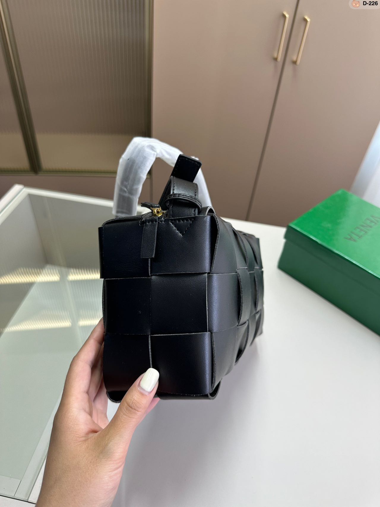 BOTTEGA VENETA ショルダーバッグ