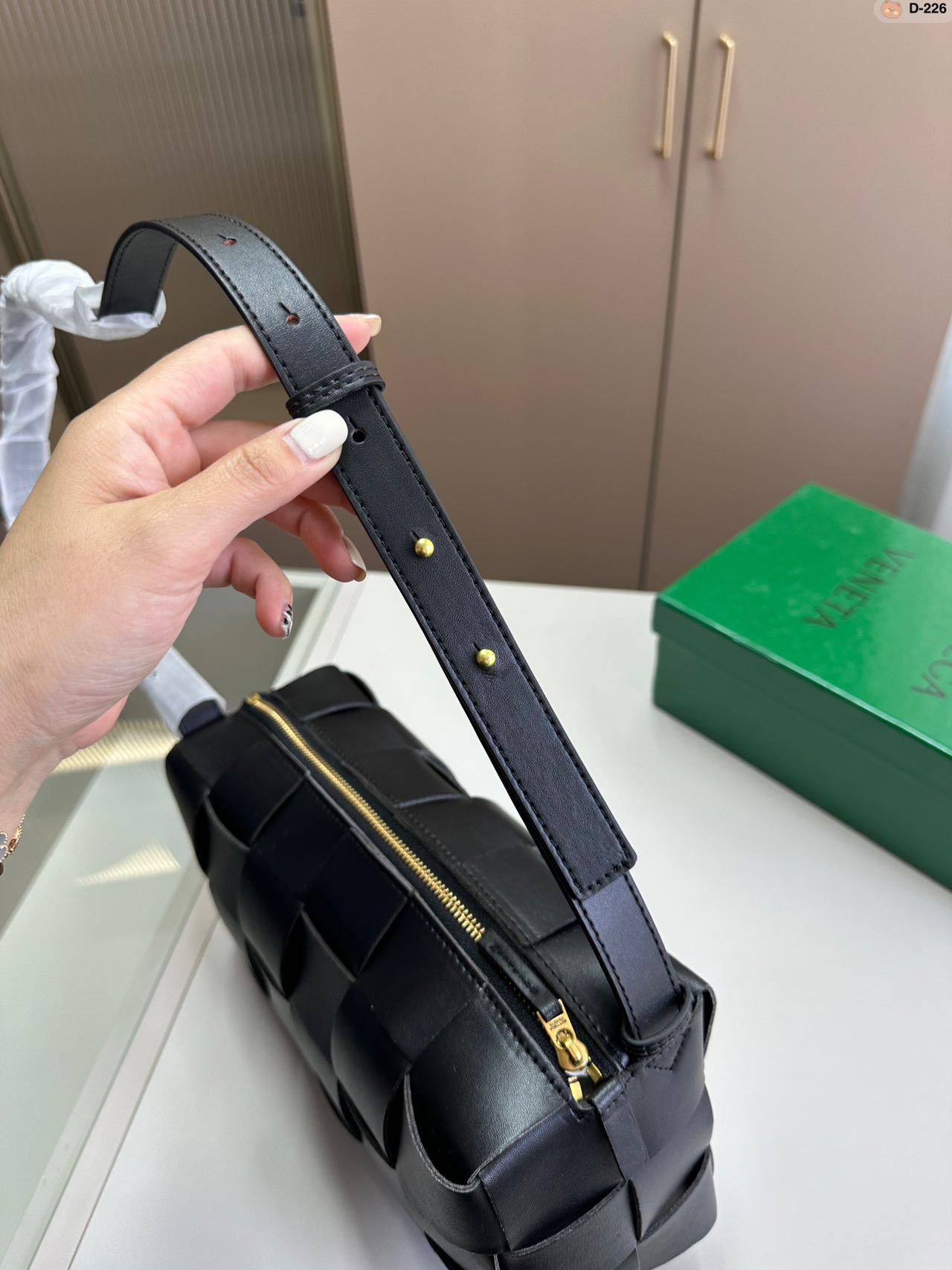 BOTTEGA VENETA ショルダーバッグ