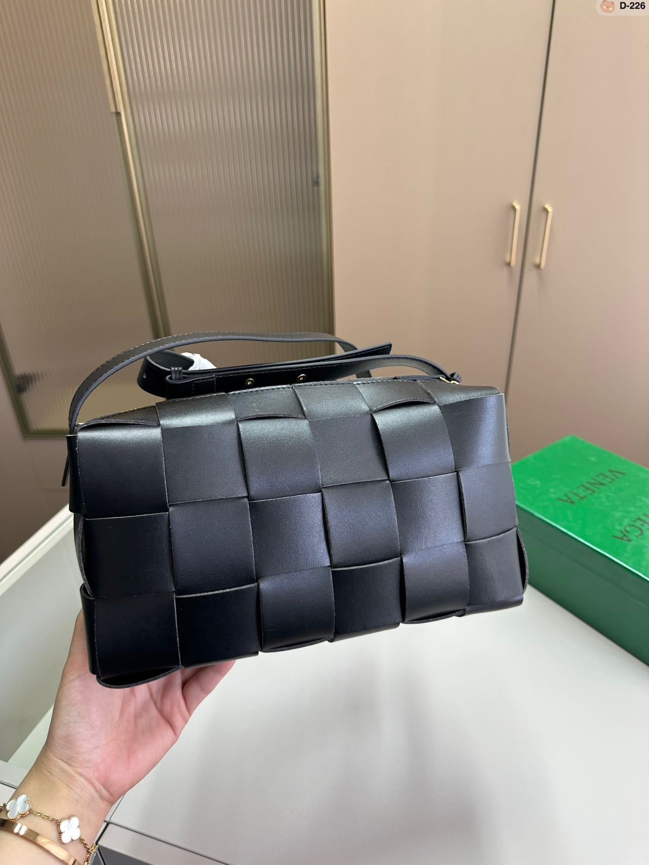 BOTTEGA VENETA ショルダーバッグ