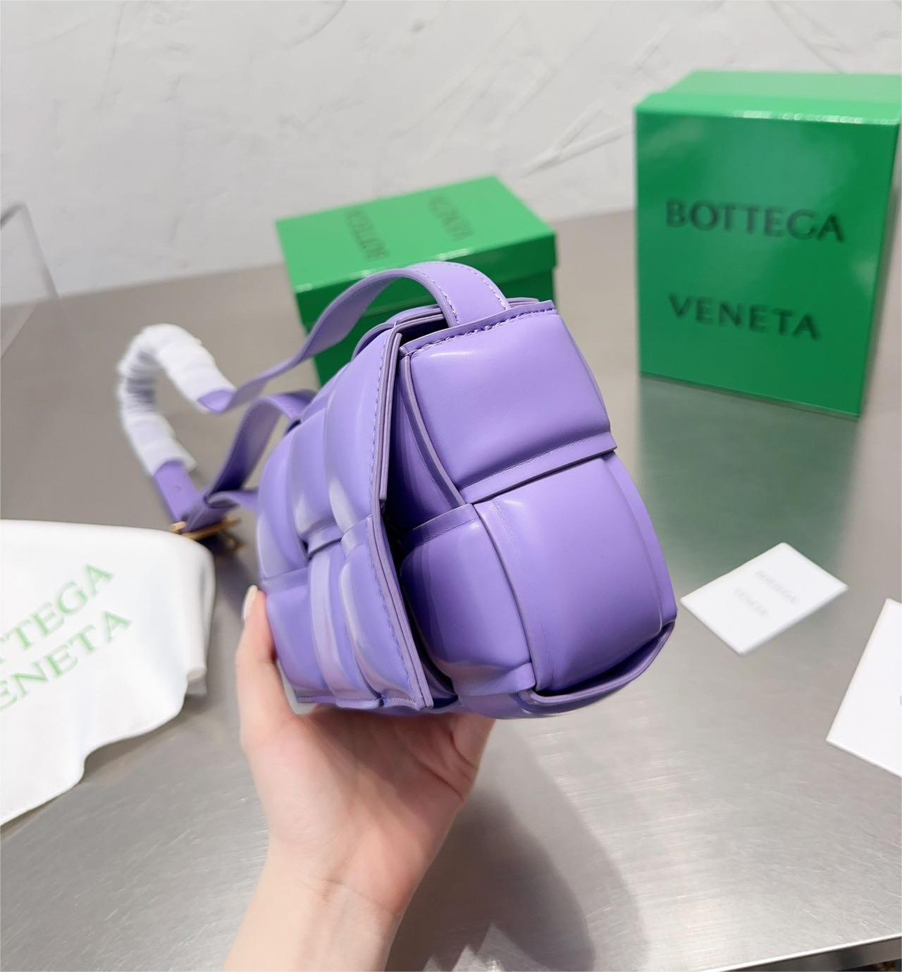BOTTEGA VENETA ミニショルダーバッグ