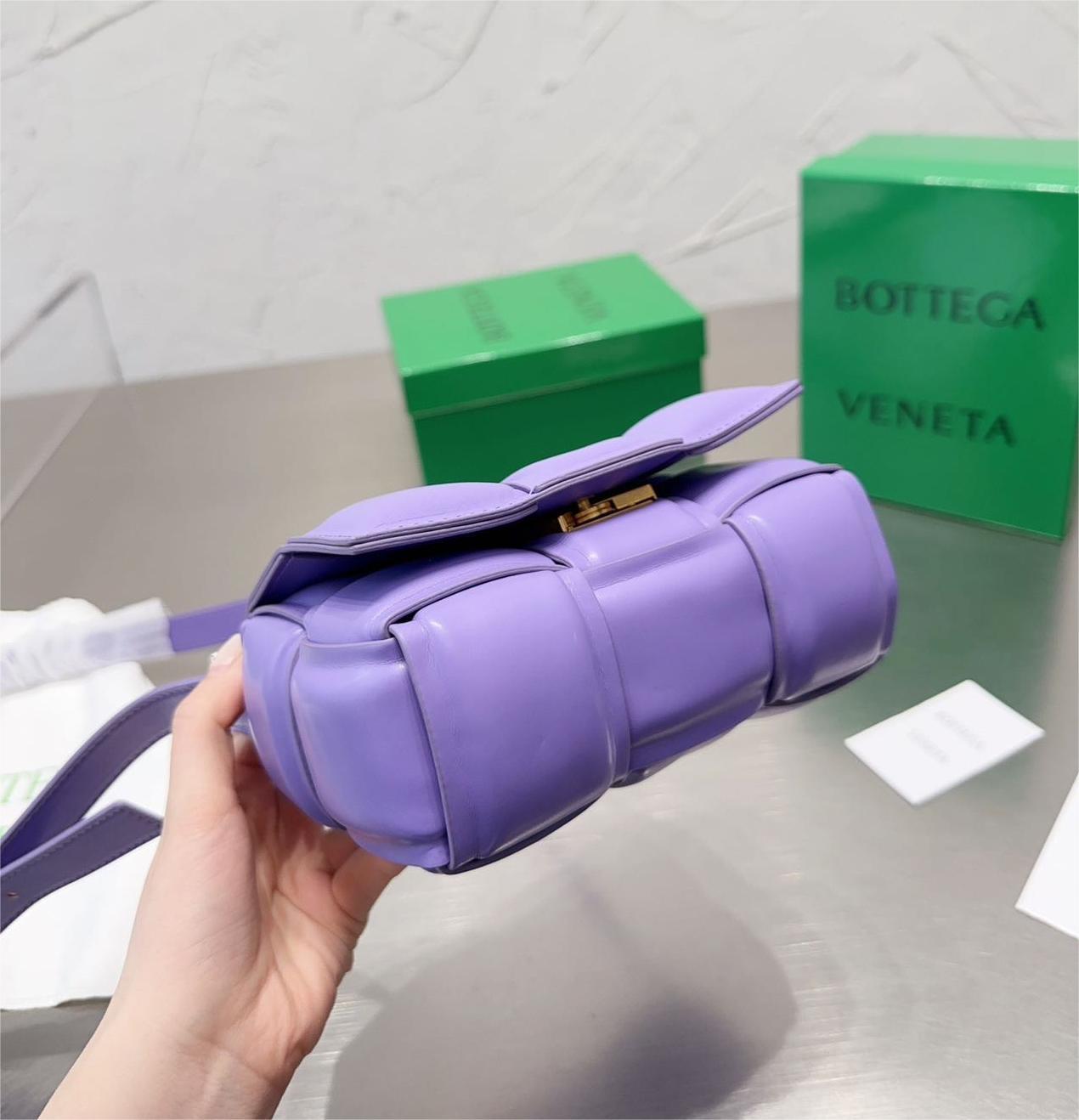 BOTTEGA VENETA ミニショルダーバッグ