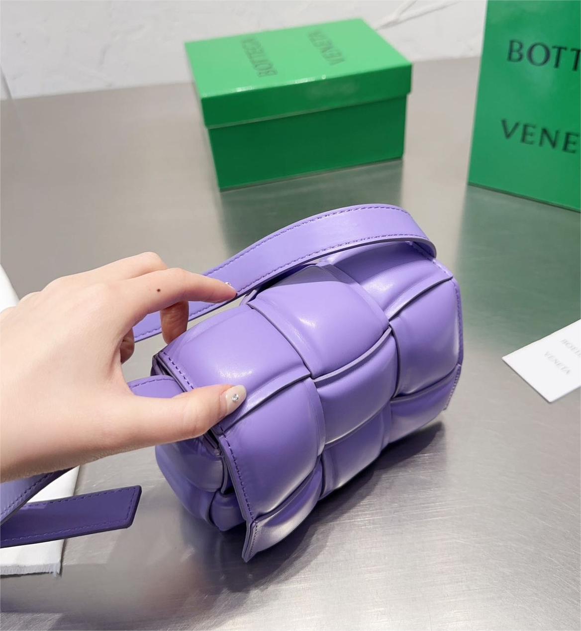 BOTTEGA VENETA ミニショルダーバッグ