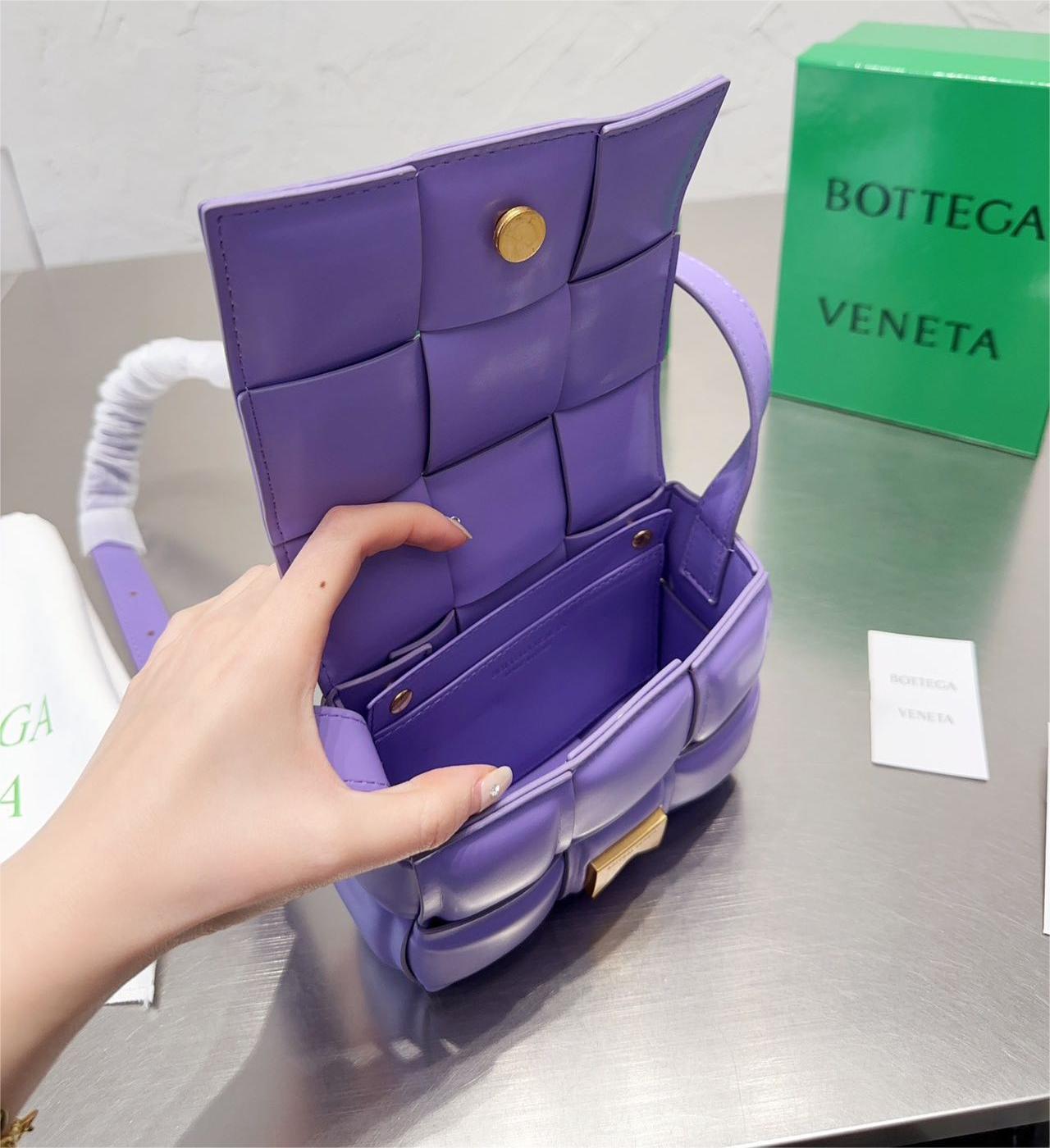 BOTTEGA VENETA ミニショルダーバッグ