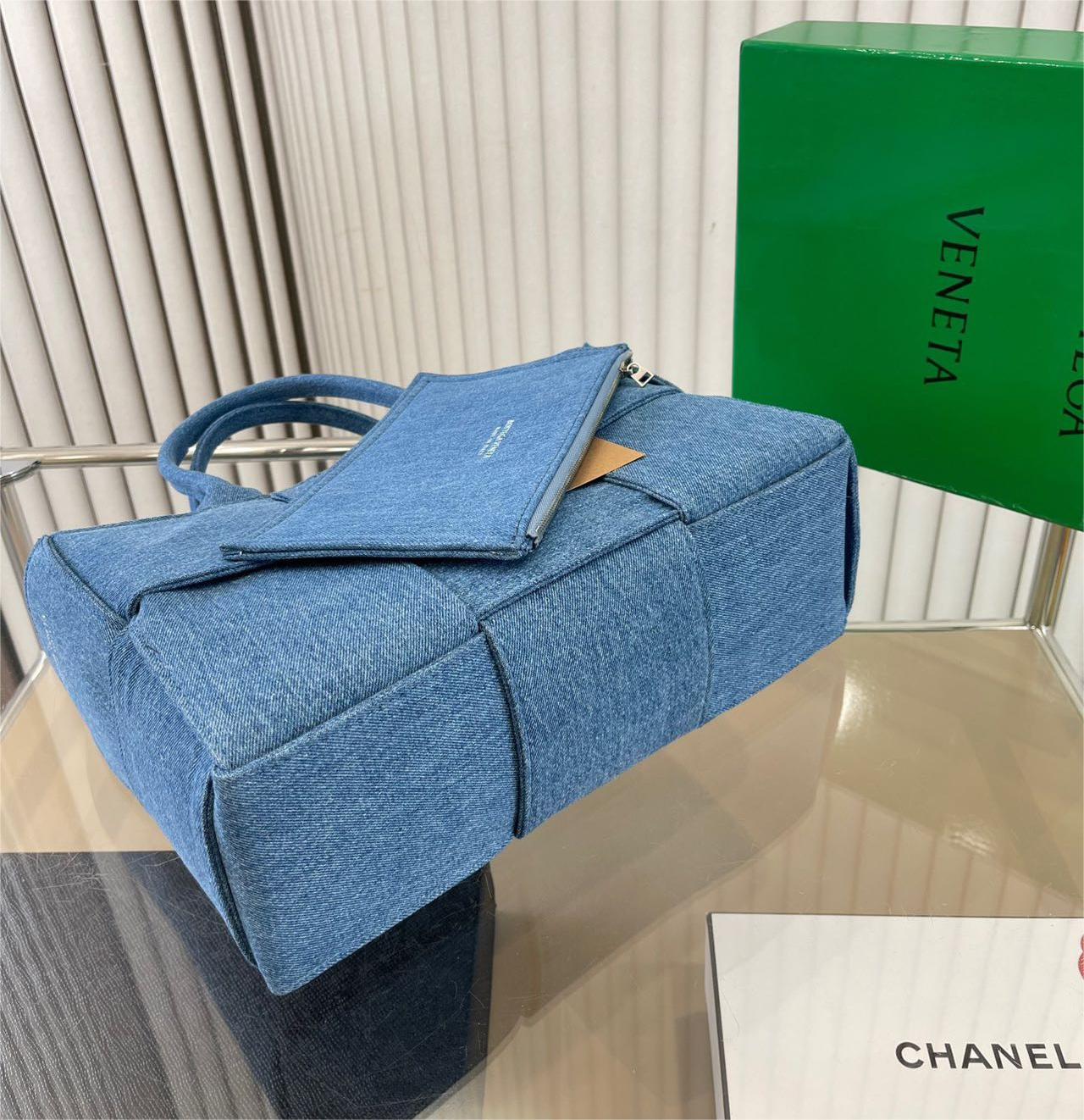 BOTTEGA VENETA  スモール トートバッグ