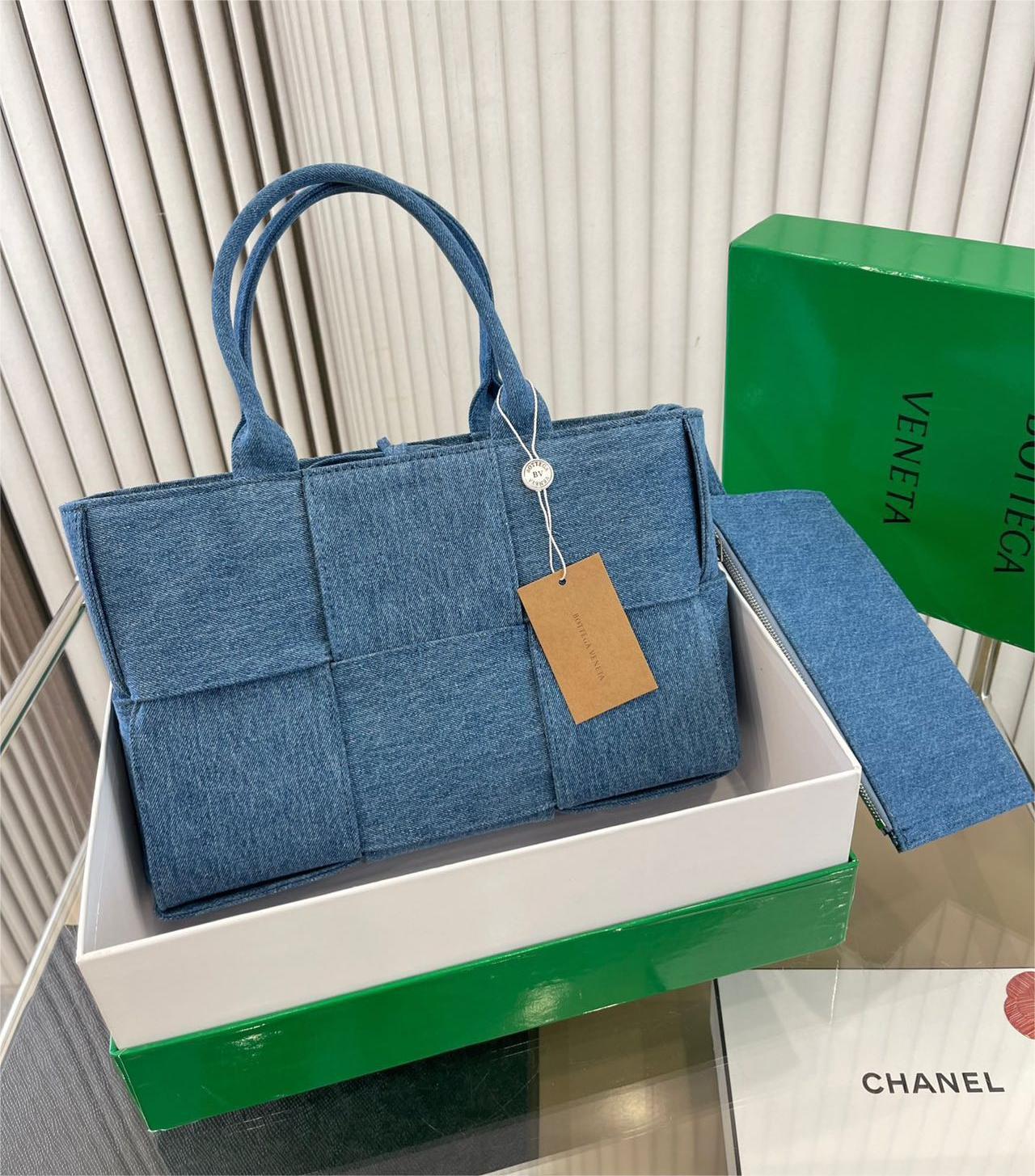 BOTTEGA VENETA  スモール トートバッグ