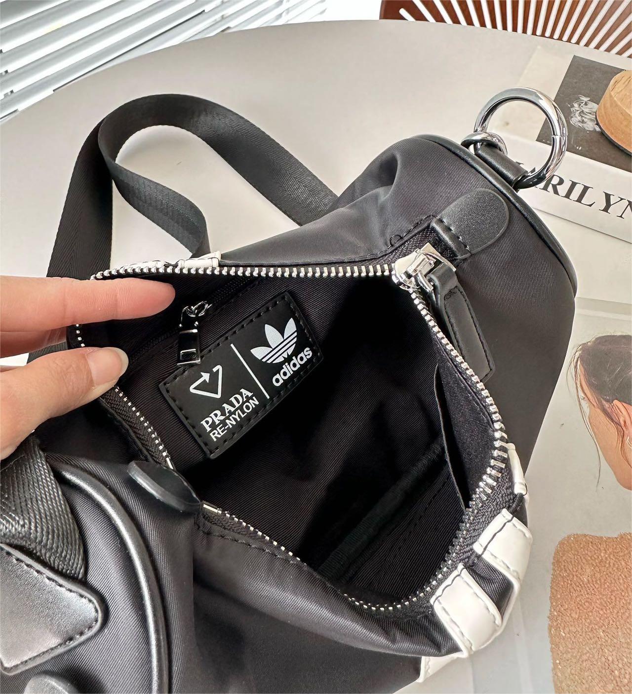 PRADA×adidas コラボ Re-Nylon　ショルダーバッグ