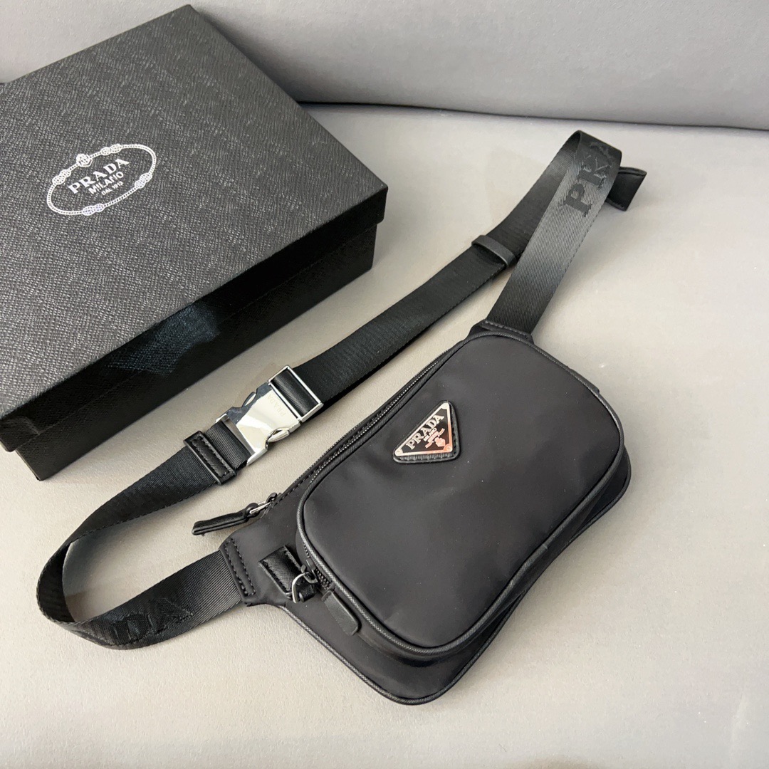 PRADA　Re-Nylon bag ショルダーバッグ
